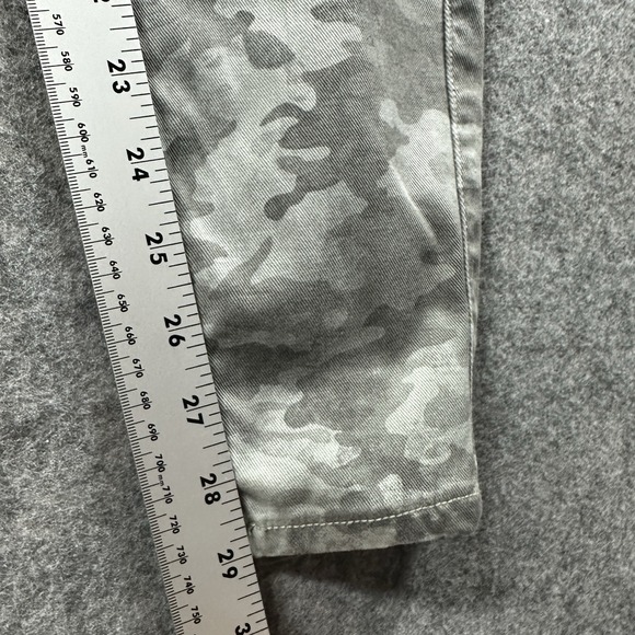 Spanx Stretch Twill Ankle Cargo Jogger Pants Womens Medium Stone Wash Camo - Picture 9 of 11